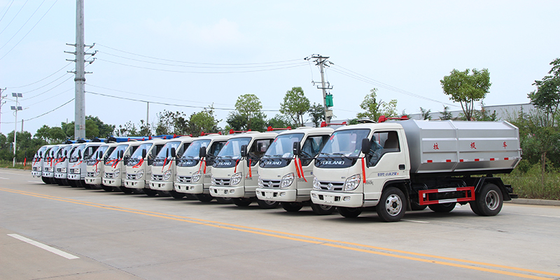 壓縮、掛桶垃圾車批量發(fā)車(圖1)